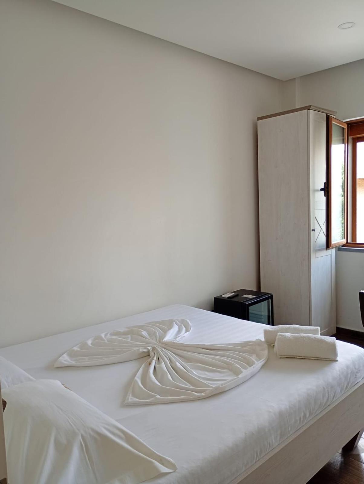 Hotel Boutique Artist Tirana Zewnętrze zdjęcie