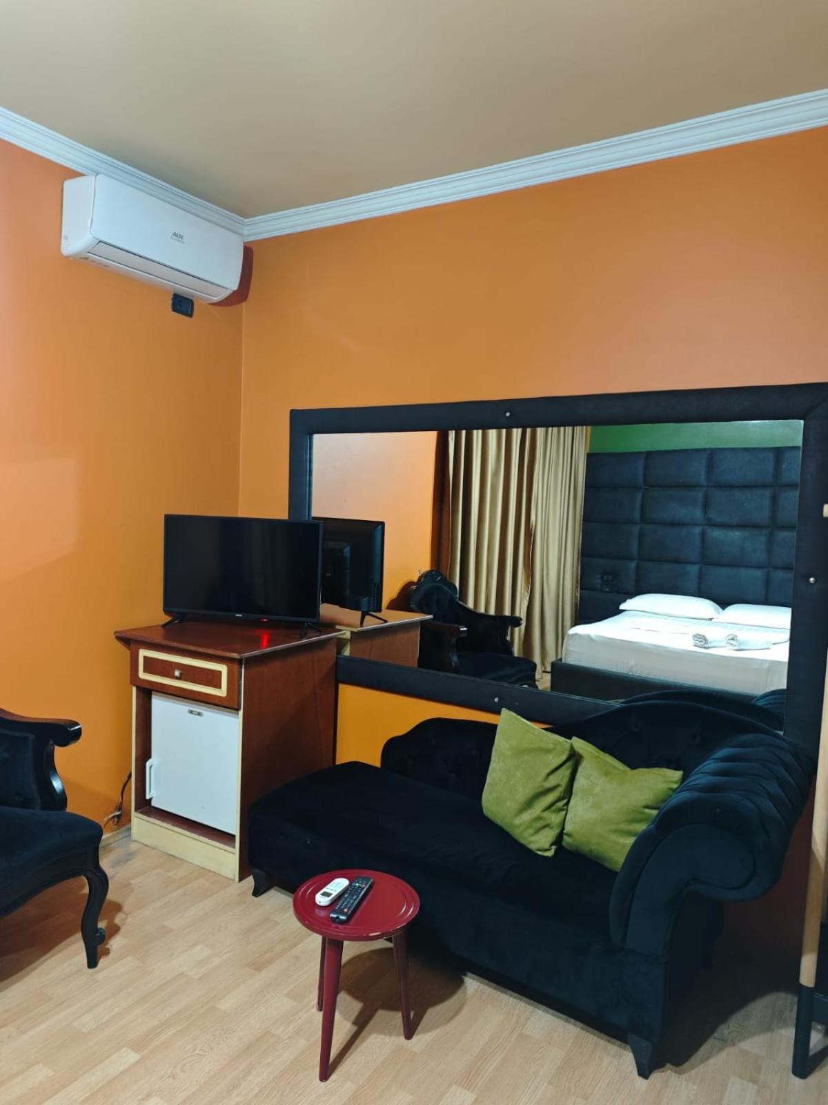 Hotel Boutique Artist Tirana Zewnętrze zdjęcie